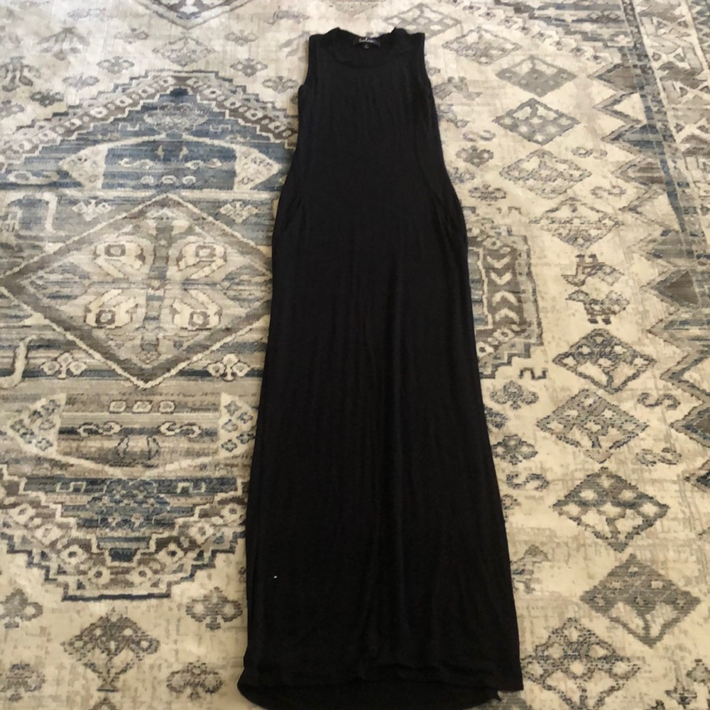 Lulu’s Shield and Sword Black Sleeveless Maxi Dress With Pockets